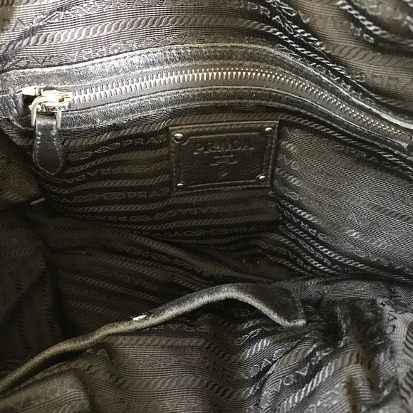 Authentic Prada handbag - Picture 4 of 6